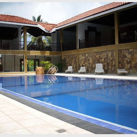 Romantic Garden Hotel 尼甘布 外观 照片