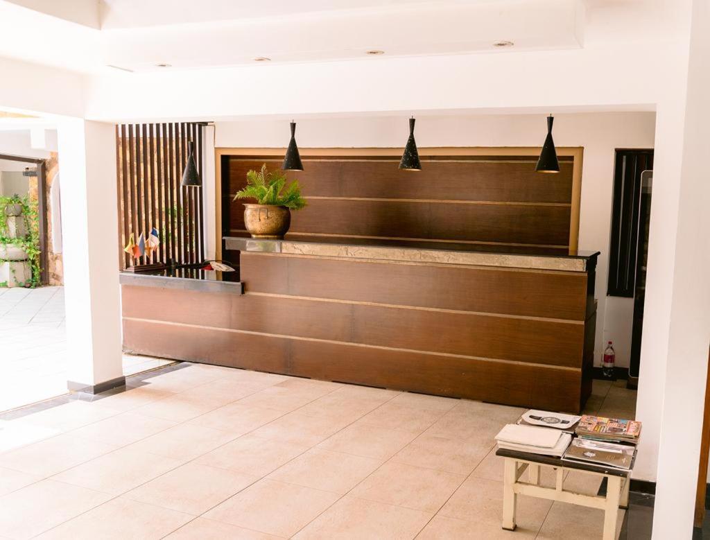 Romantic Garden Hotel 尼甘布 外观 照片