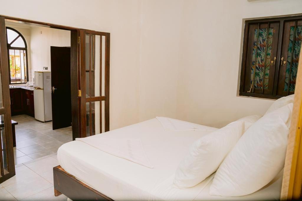 Romantic Garden Hotel 尼甘布 外观 照片