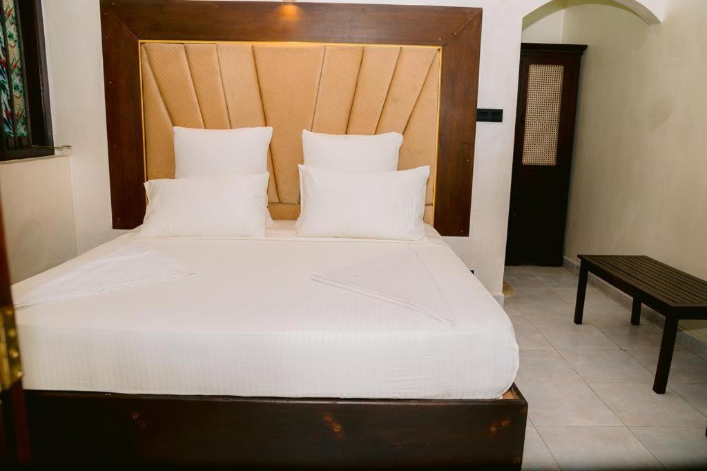Romantic Garden Hotel 尼甘布 外观 照片