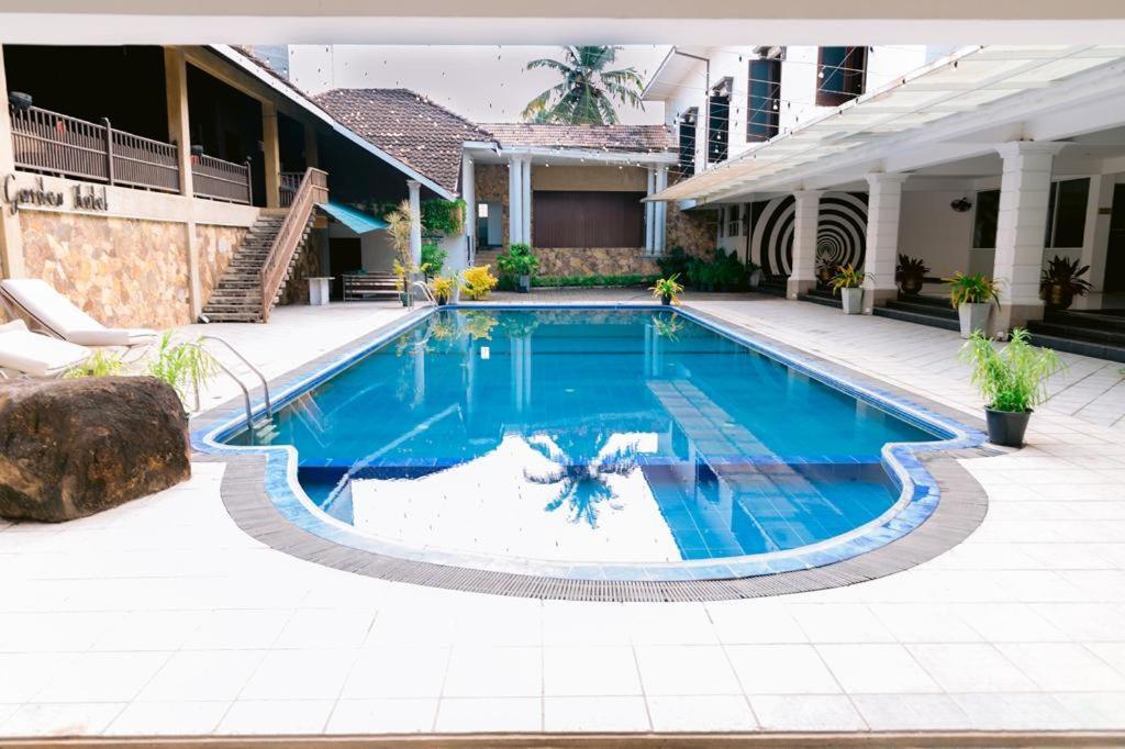Romantic Garden Hotel 尼甘布 外观 照片