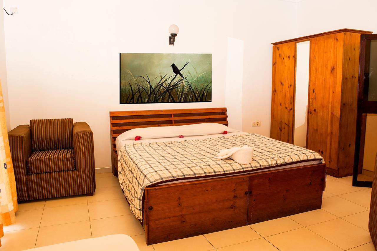 Romantic Garden Hotel 尼甘布 外观 照片