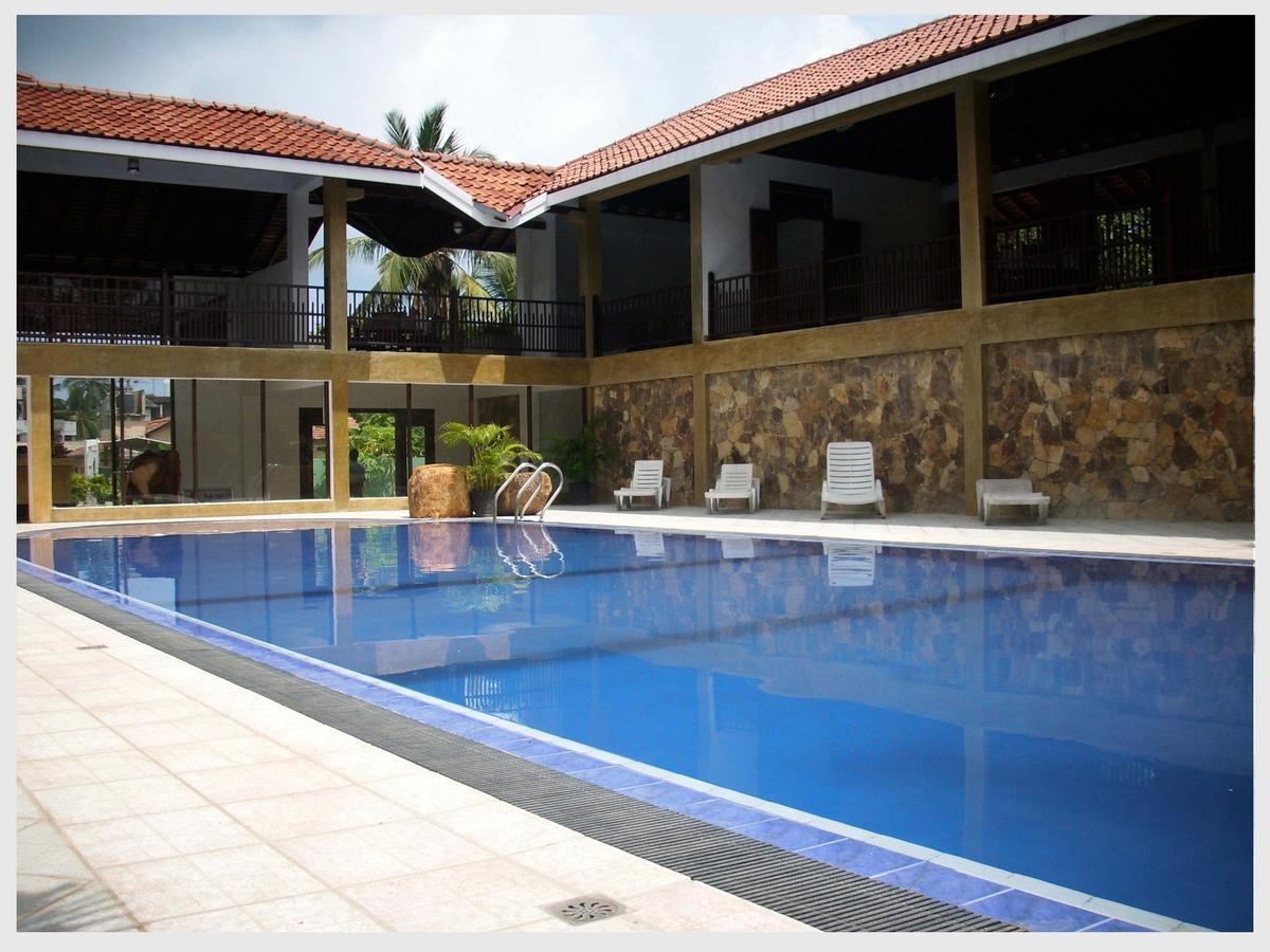 Romantic Garden Hotel 尼甘布 外观 照片
