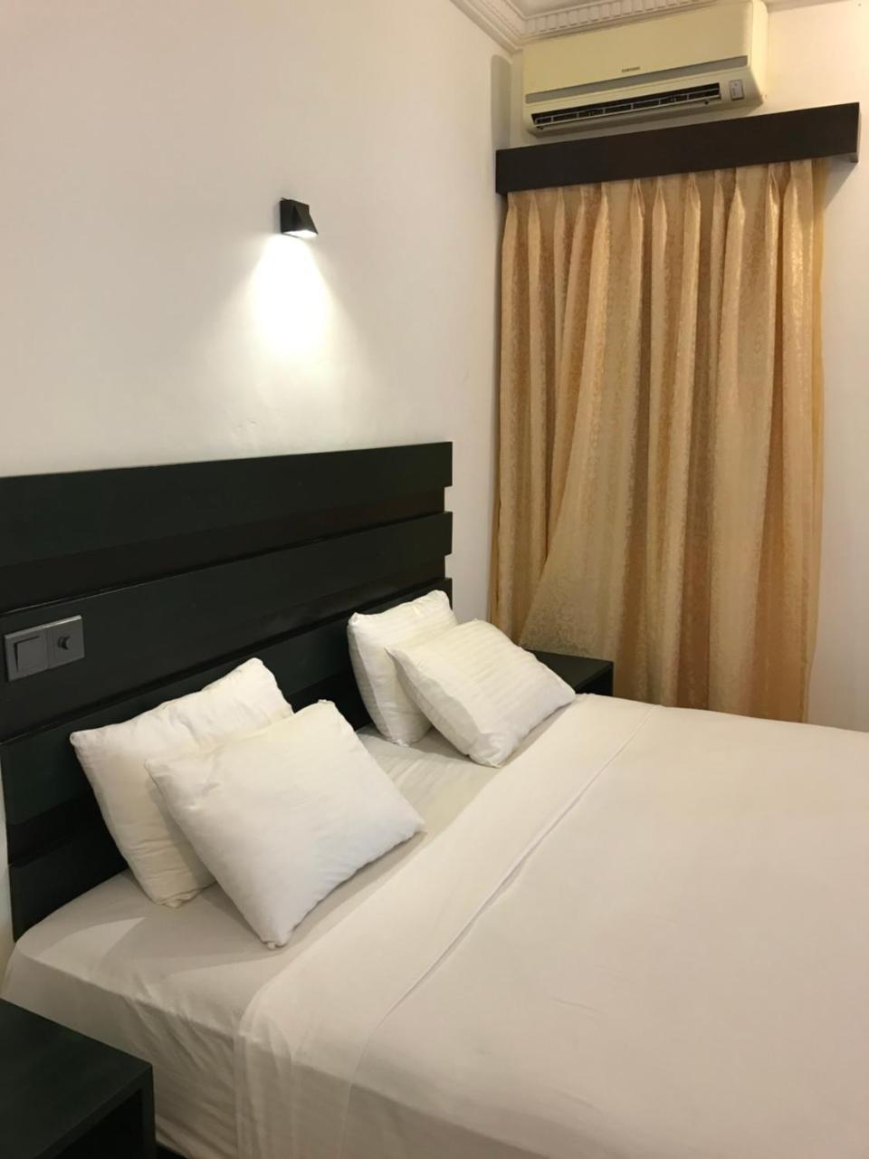 Romantic Garden Hotel 尼甘布 外观 照片
