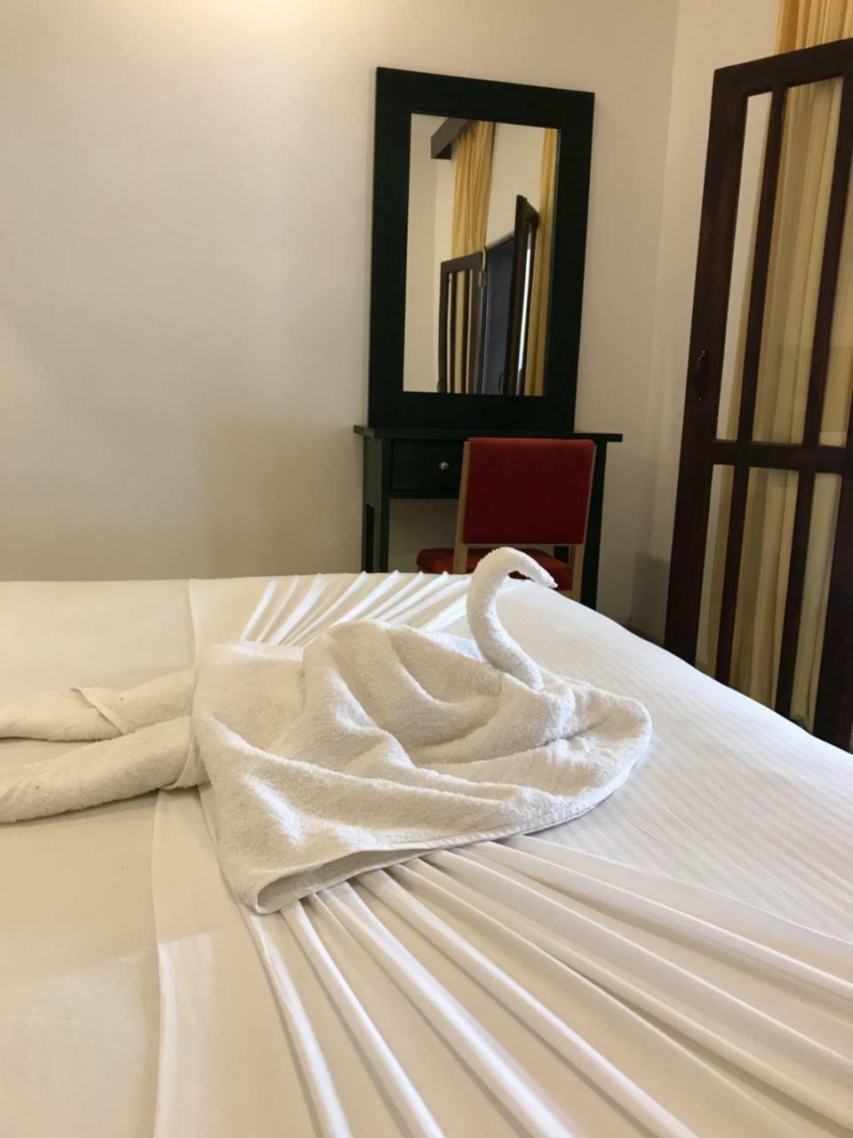 Romantic Garden Hotel 尼甘布 外观 照片